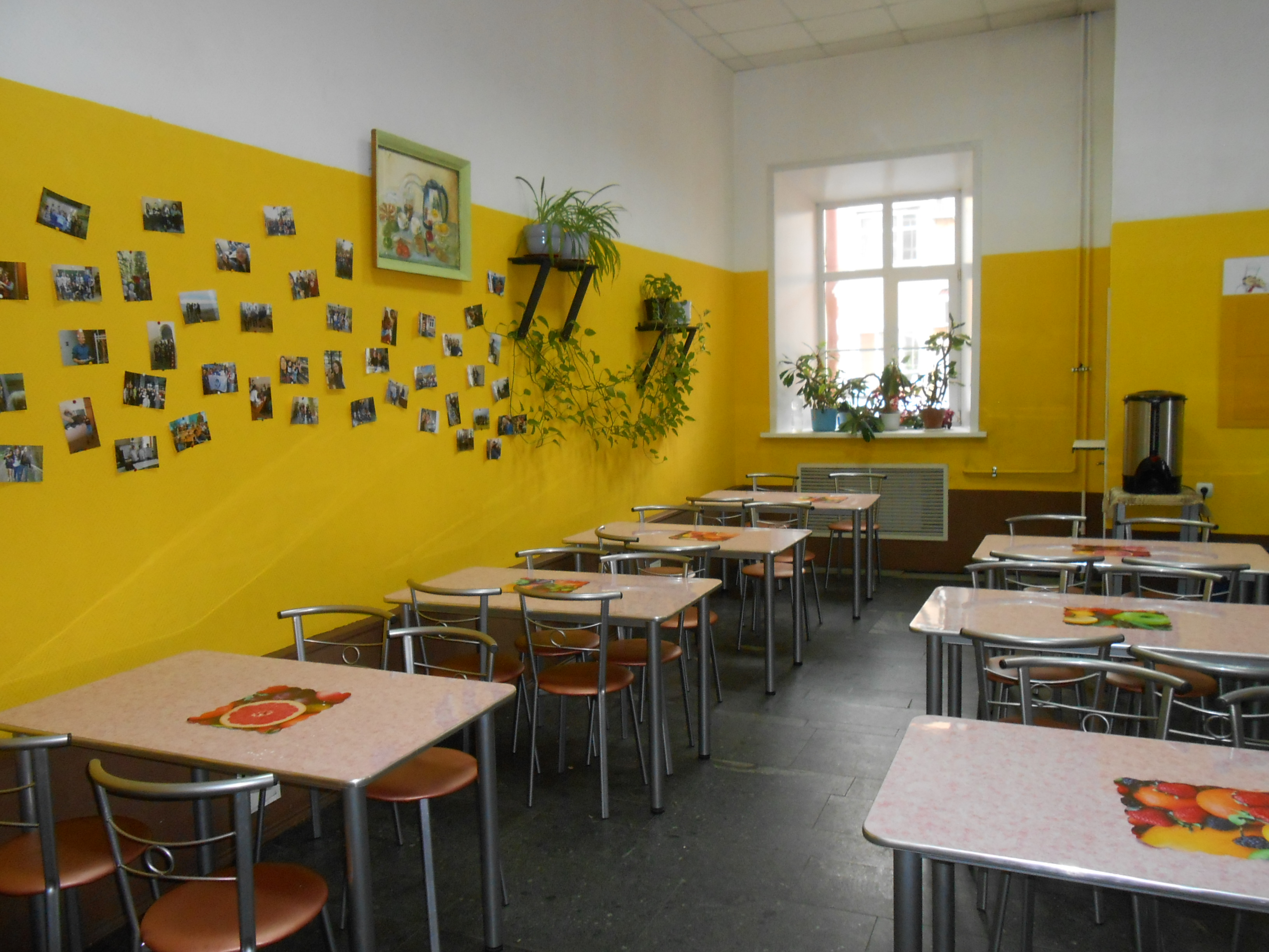 イルクーツク大学内カフェ　安価でおいしいカフェで昼食